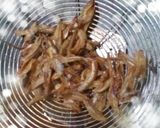 Foto langkah ke 2 dari resep Tumis Daun Pepaya Jepang dan Teri.