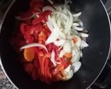 Foto del paso 2 de la receta: Bifes a la criolla 🥘