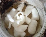 A picture of step 2 of White Prawn Crackers.