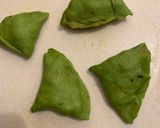 A picture of step 5 of Mini Palak samosa stuffing with black chana.