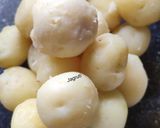 A picture of step 1 of Kashmiri Dum Aloo !!.