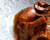 Foto del paso 19 de la receta: Cazuela de calamares rellenos de pimiento asado y huevo codorniz
