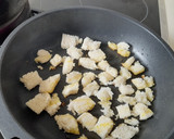 Foto del paso 1 de la receta: Rape en salsa de almendras