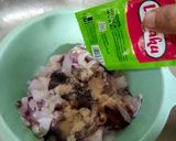 Foto langkah ke 1 dari resep Cumi Basah Saos Tiram Asam Manis.