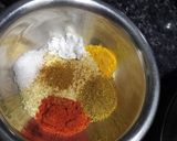A picture of step 4 of Bhindi capsicum sabji.