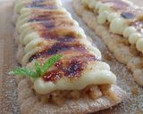 Foto del paso 8 de la receta: Coca de soletilla con manzana caramelizada, crema y azúcar quemada