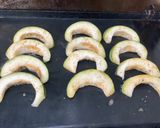 Une image de l'étape 6 de Côtes de porc aux demies lunes de courgette ronde marinées grillées.