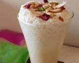 A picture of step 4 of Nutty Thandai Thick Shake.