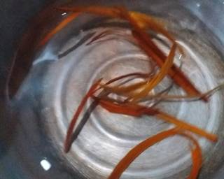 Es cendol secang susu - Step 1