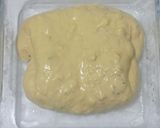 Foto langkah ke 11 dari resep Kunyit Wijen Jinten Hitam Chili Flakes Cheese Sourdough Bread (Open Bake Method).