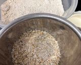 A picture of step 1 of Oats chila.