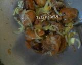 Foto langkah ke 2 dari resep Ayam goreng mentega.