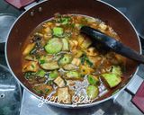 A picture of step 3 of Eggplant and Raw Banana Curry.