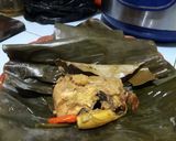 Foto langkah ke 4 dari resep Pepes ayam bumbu kuning.