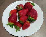 Foto del paso 1 de la receta: Fresas con nata y chocolate