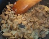 Gombás zöldborsós tésztaragu 🥰 recept fázis 1 fotója