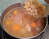 Foto langkah ke 5 dari resep Sup Makaroni.