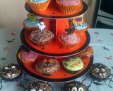 A picture of step 9 of Vickys Halloween Cake Decorating Ideas.