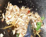 Foto langkah ke 3 dari resep Ayam suwir pedas (masakan sehari-hari).