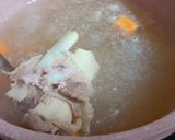 Hình bước làm 2 của món Canh khoai tây cà rốt nấu xương heo