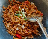 Foto langkah ke 3 dari resep 400. Mie Gomak Goreng khas Sumatra Utara.