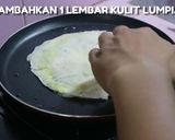 Foto langkah ke 6 dari resep Martabak Telor Sosis Enak dan Sederhana.