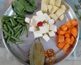 বাহারি সব্জি পনির (bahari sabji paneer recipe in Bengali) রেসিপির ধাপ 1 ছবি