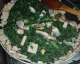 Foto del paso 4 de la receta: Tortilla de acelgas y gambas