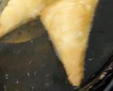 A picture of step 6 of Italian samosa.
