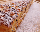Foto del paso 15 de la receta: Hojaldre con crema de limón y chocolate blanco y almendras