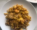 Foto del paso 11 de la receta Fideuà de rape, calamares y gambones