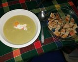 Zöldhagymaszárból krémleves recept fázis 4 fotója