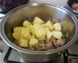 Foto del paso 2 de la receta: Sopa de armuelle con carne y patatas