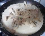 A picture of step 7 of Creamy mushroom chicken breast.