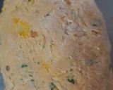 A picture of step 3 of Mooli paratha.