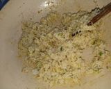 Foto langkah ke 4 dari resep Bola nasi abon keju.
