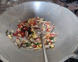 Foto langkah ke 5 dari resep Tumis Kangkung Teri Jagung.
