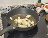 Foto del paso 9 de la receta: Fajitas de pollo con patatas bravas caseras en AirFryer Ninja Foodi Dual Zone