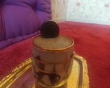 A picture of step 1 of Oreo milkshake.