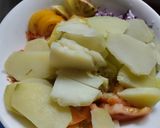 Foto del paso 3 de la receta: Ensalada🥙tibia de papa, zanahoria🥕tomate🍅cebolla🧅 aguacate🧅🍅🥕🥑