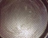 صورة لخطوة 3 من وصفة بسبوسه بالسمنة منقطه 🥧😋🍯