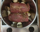 Foto del paso 2 de la receta: Solomillo de cerdo ibérico al romero con puré de manzana