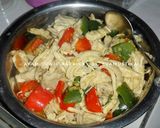 Foto langkah ke 3 dari resep Ayam Suwir Paprika.