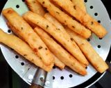 Foto langkah ke 5 dari resep Stick Kentang Keju.