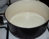 Pudingos vaníliakrém tortába, süteménybe recept fázis 2 fotója
