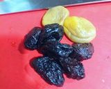 Foto del paso 4 de la receta: Pollo relleno de frutas pasas a la imperial al horno