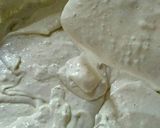 Foto langkah ke 3 dari resep Bolu kukus mawar lembut irit telur.