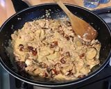 Une image de l'étape 8 de Sauce au thon, tomates séchées et champignons de paris.