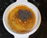 Foto del paso 1 de la receta Tortilla de claras con semillas de chía, ajo y especias