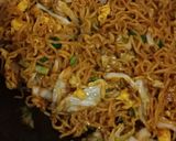 Foto langkah ke 6 dari resep Mie goreng jawa.